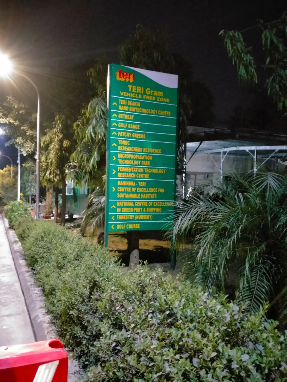 ACP Pole Direction Retro Direction Signage
